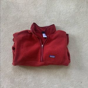 Patagonia maroon pull over size medium